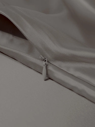 Premium Koyu Gri %100 Dut İpek Yastık Kılıfı | Minimalist Şıklık, Sağlıklı Saç ve Cilt İçin Lüks Silk Pillowcas