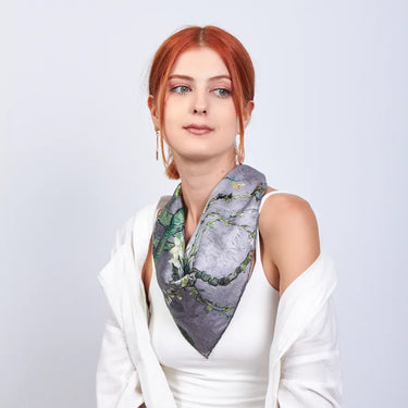 %100 İpek Fular Bandana | 55x55 cm | Gri Van Gogh Badem Ağa